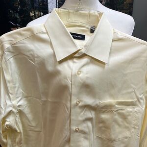 Men’s long sleeve yellow Jones New York dress shirt 16 1/2 34-35